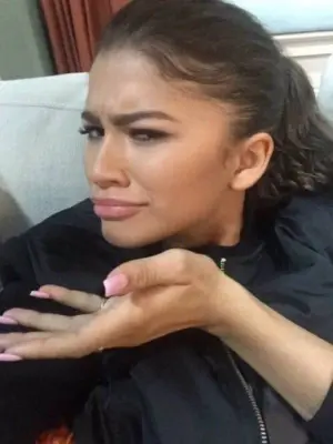Side Eye: Meaning, Origin, Memes, and How It Became a Viral Internet Expression 4 Side Eye Meme
