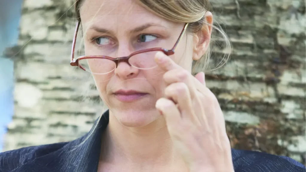 Side Eye: Meaning, Origin, Memes, and How It Became a Viral Internet Expression 2 Side Eye Meme