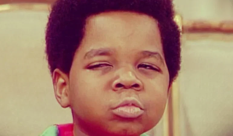 Side Eye: Meaning, Origin, Memes, and How It Became a Viral Internet Expression 7 Side Eye Meme